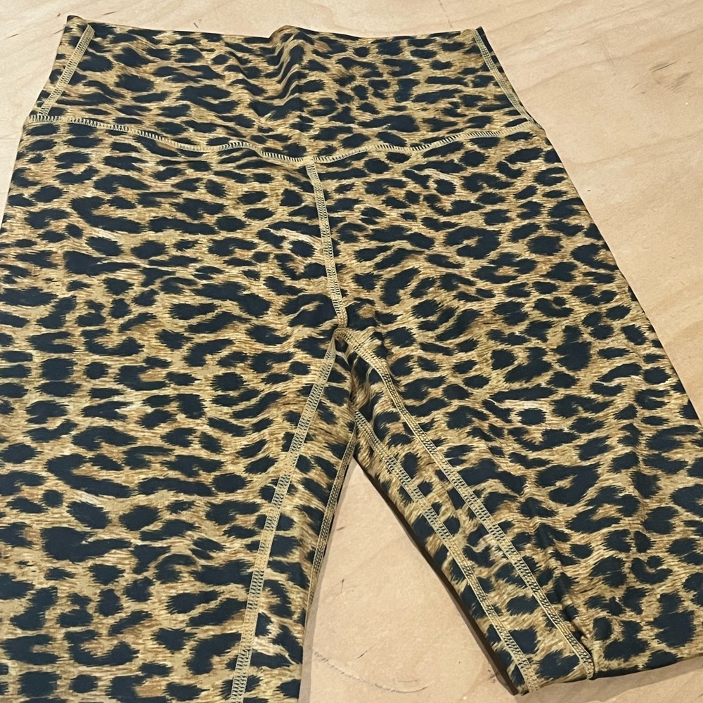 Til You Collapse leopard scrunch leggings size small